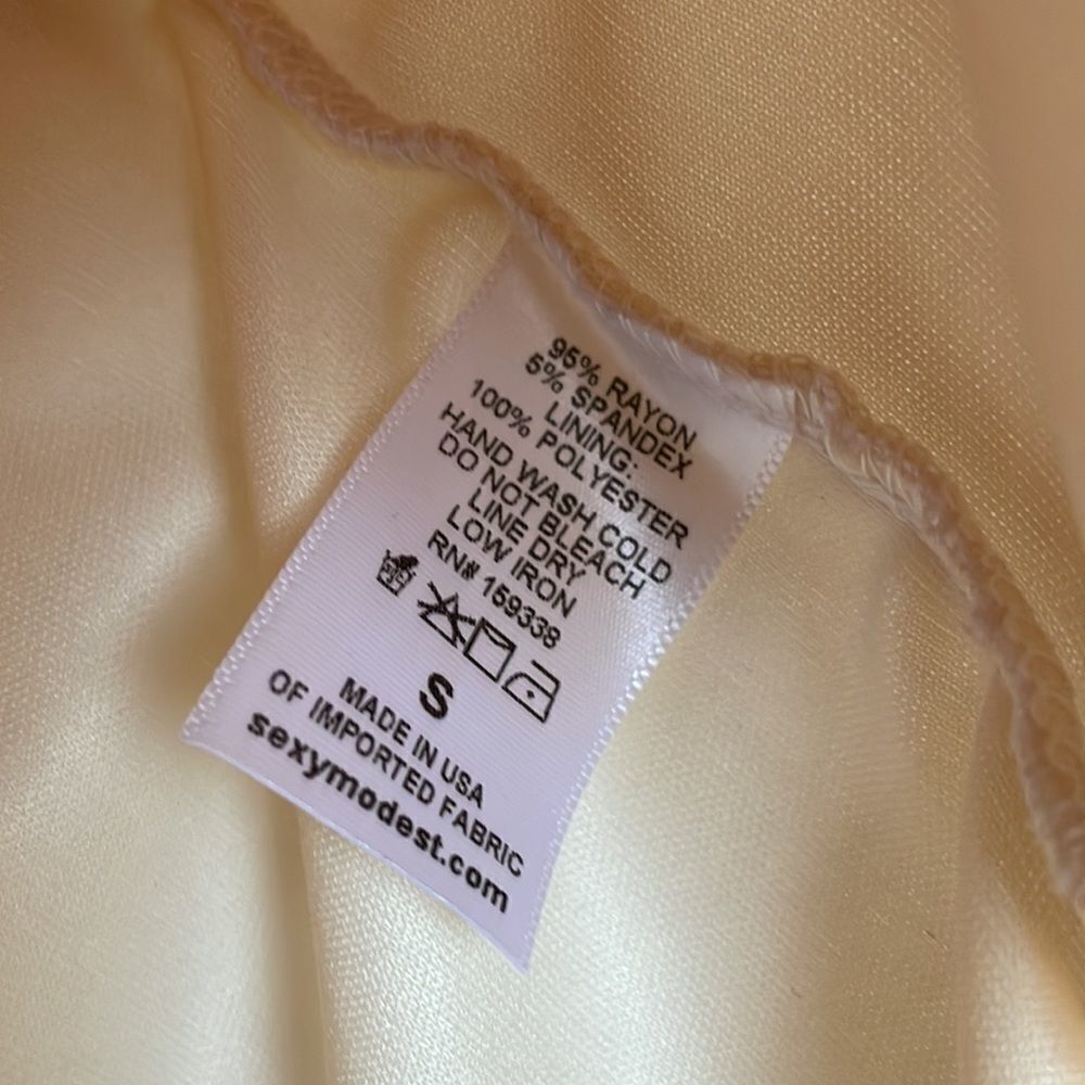 Basic White Tshirt - Picture 5 of 6